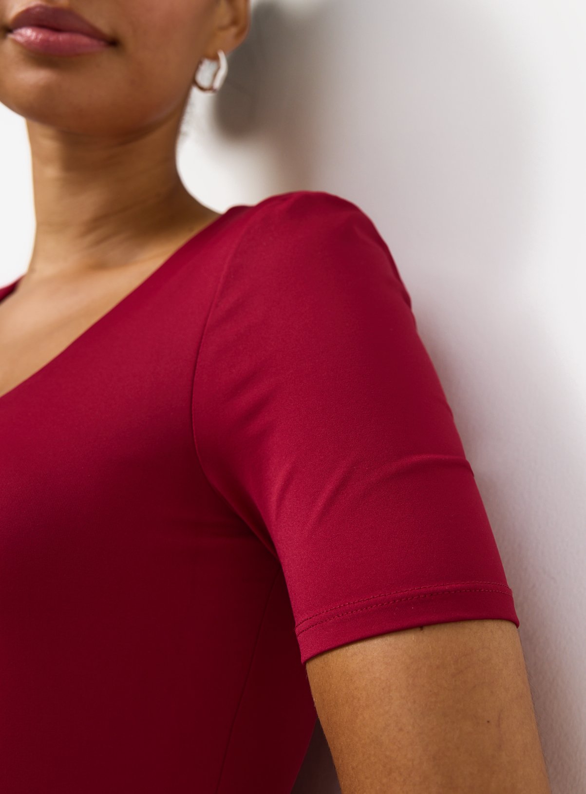 Berry Red Polyamide Slim Fit Scoop Neck T-Shirt 22 - Image 3 thumbnail